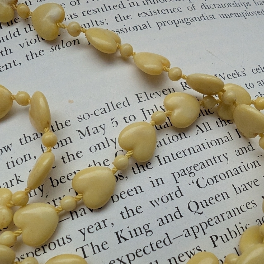 Elegant Yellow Beaded Necklace - Picture 5 of 8